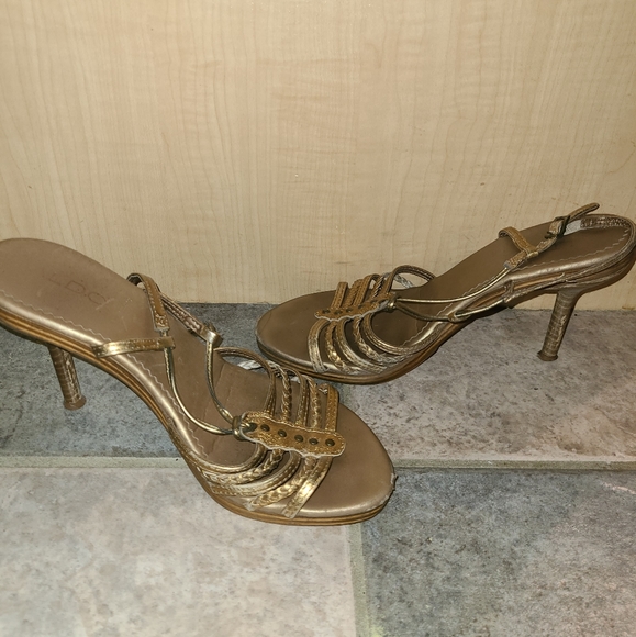 8 Aldo Y2K gold bohemian heeled sandals (fits more like a 7.5) - Picture 1 of 4